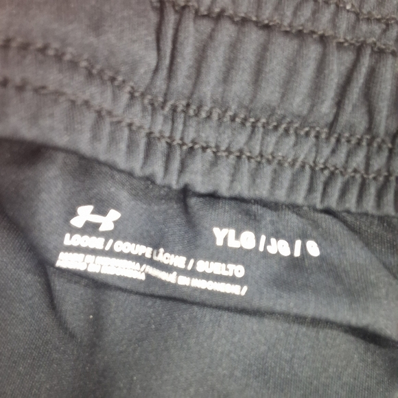 Under Armour Black and Gray Athletic Shorts with Moisture-Wicking Fabric - Picture 3 of 6